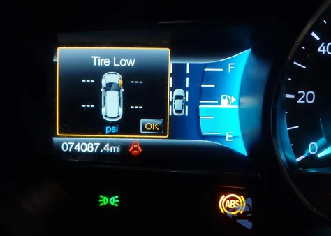 2018 Ford Explorer Sport z USA, uszkodzony, nr VIN 1FM5K8GTXJGC20930